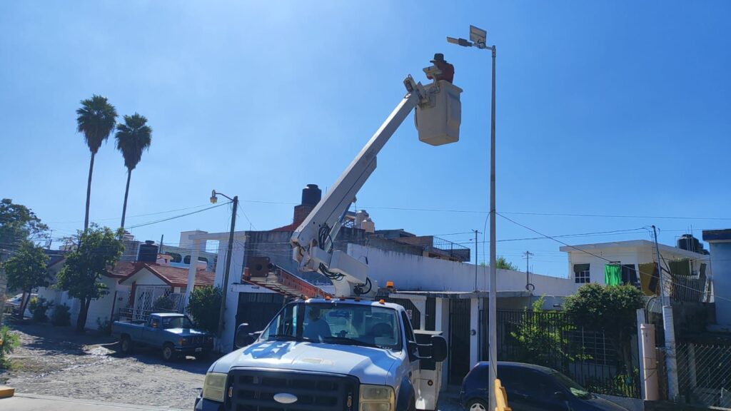 Avanza Gobierno De Xalisco Con Instalaci N De L Mparas Led Y Solares