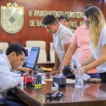 Héctor Santana y Navarro Quintero facilitan expedición de licencias en Valle de Banderas