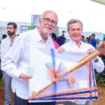 EL DR. Miguel Ángel Navarro GOBERNADOR DE NAYARIT, PRESENTÓ EN EL ESTADIO COLOSO DEL PACÍFICO AL EQUIPO DE BÉISBOL «JAGUARES».