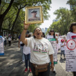 Las mujeres siguen llorando