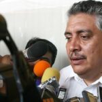 Un político que no es de aquí ni es de allá