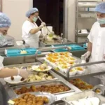 Un mal necesario tener que tirar la comida sobrante